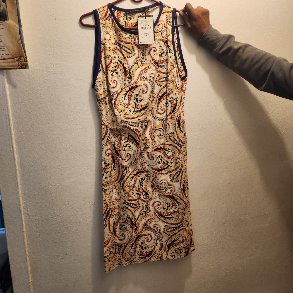 dress - Picture 3 of 3